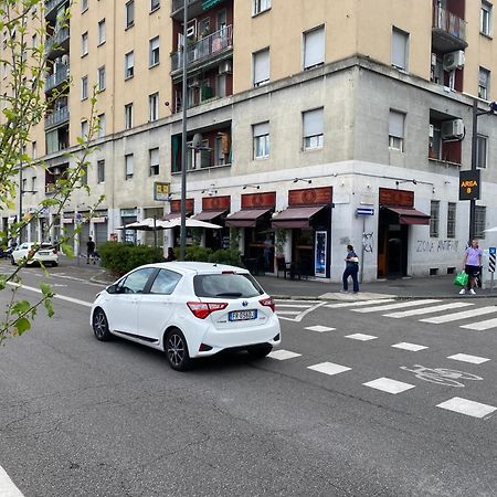 Bnb Milano Dipinta Di Blu Milão Exterior foto